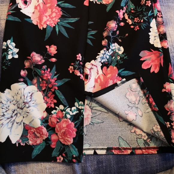 Summer/spring dress! - Picture 2 of 2